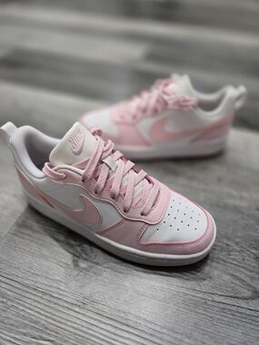 Nike Court Borough Low 2 SE sneakers in the White and Pink Foam colorway Size 5y